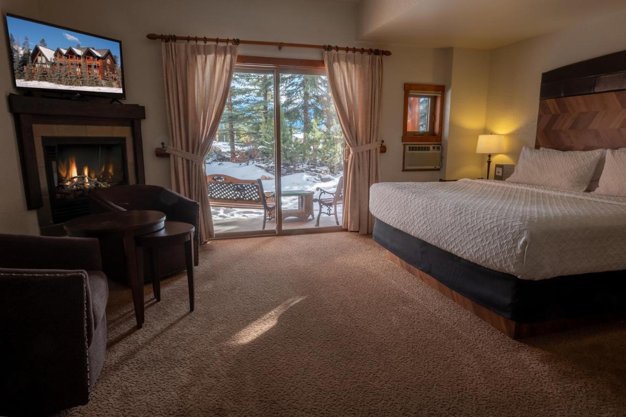 A Bear And Bison Country Inn Canmore Exterior photo